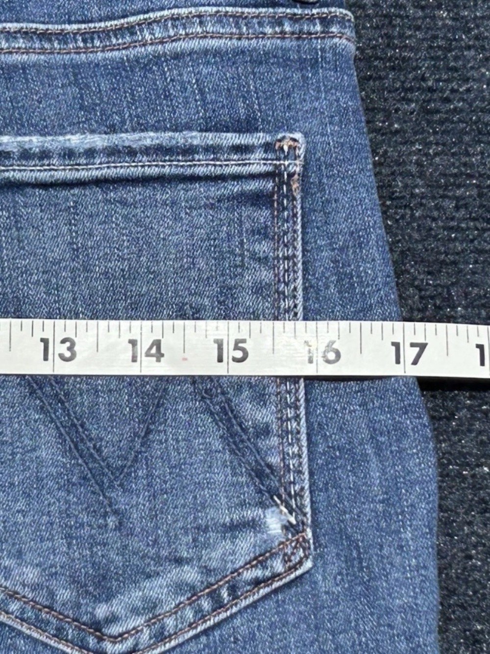 MOTHER The Insider Crop Step Chew Distressed Jeans in Dancing on Coals Size 30 - Picture 12 of 16